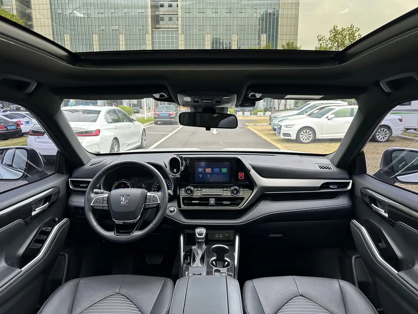 Toyota Crown Kluger 2023 2.5L HEV AWD Luxury Edition фото 7