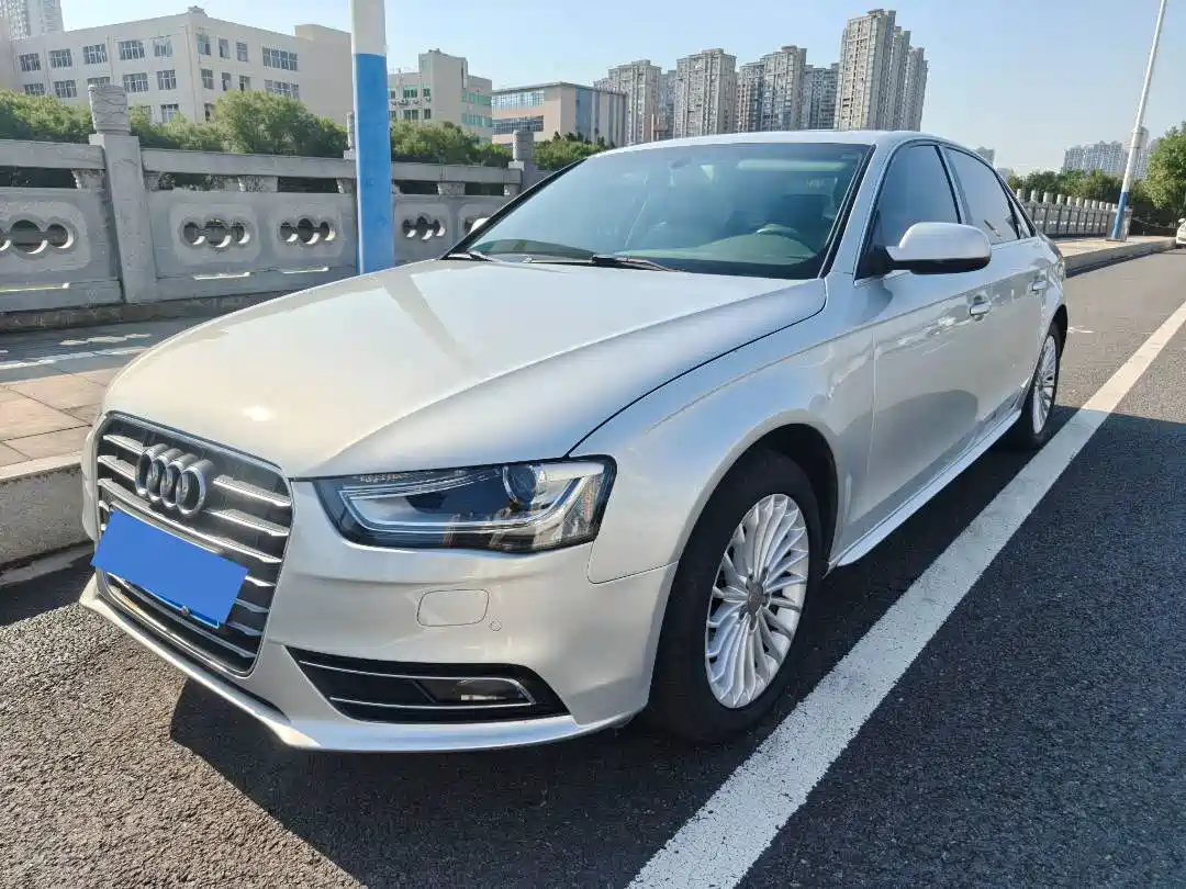Фото 1 - Audi A4L