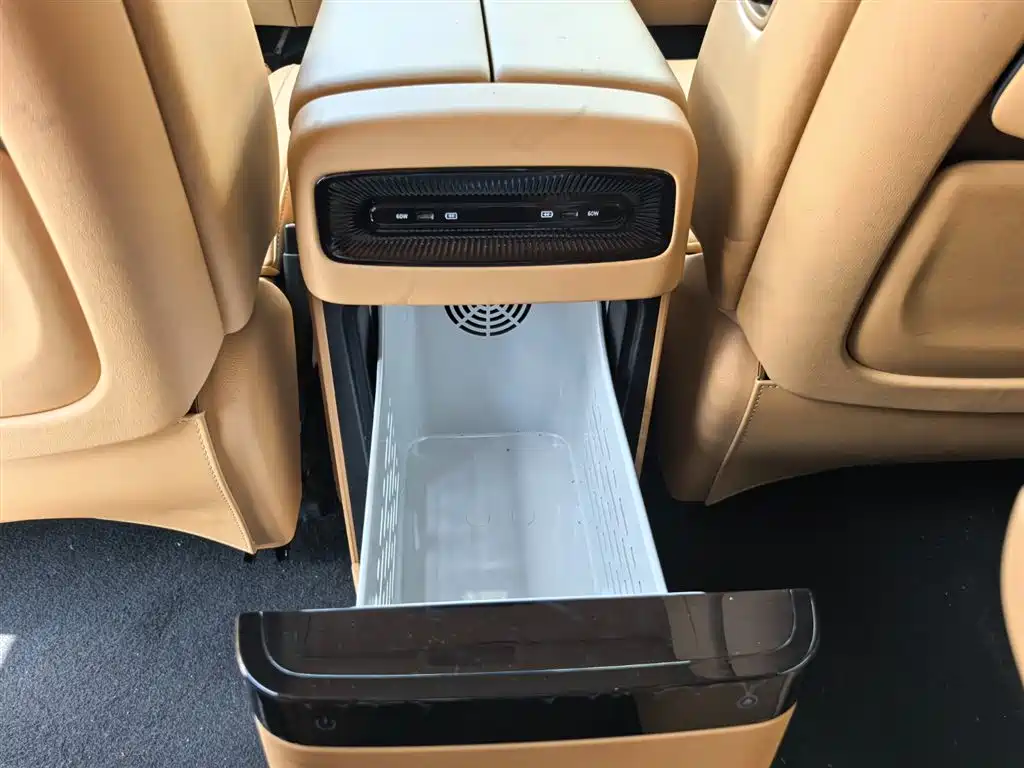 Voyah Auto Voyah Dreamer 2025 Model PHEV 4WD Premium QianKun Edition фото 18
