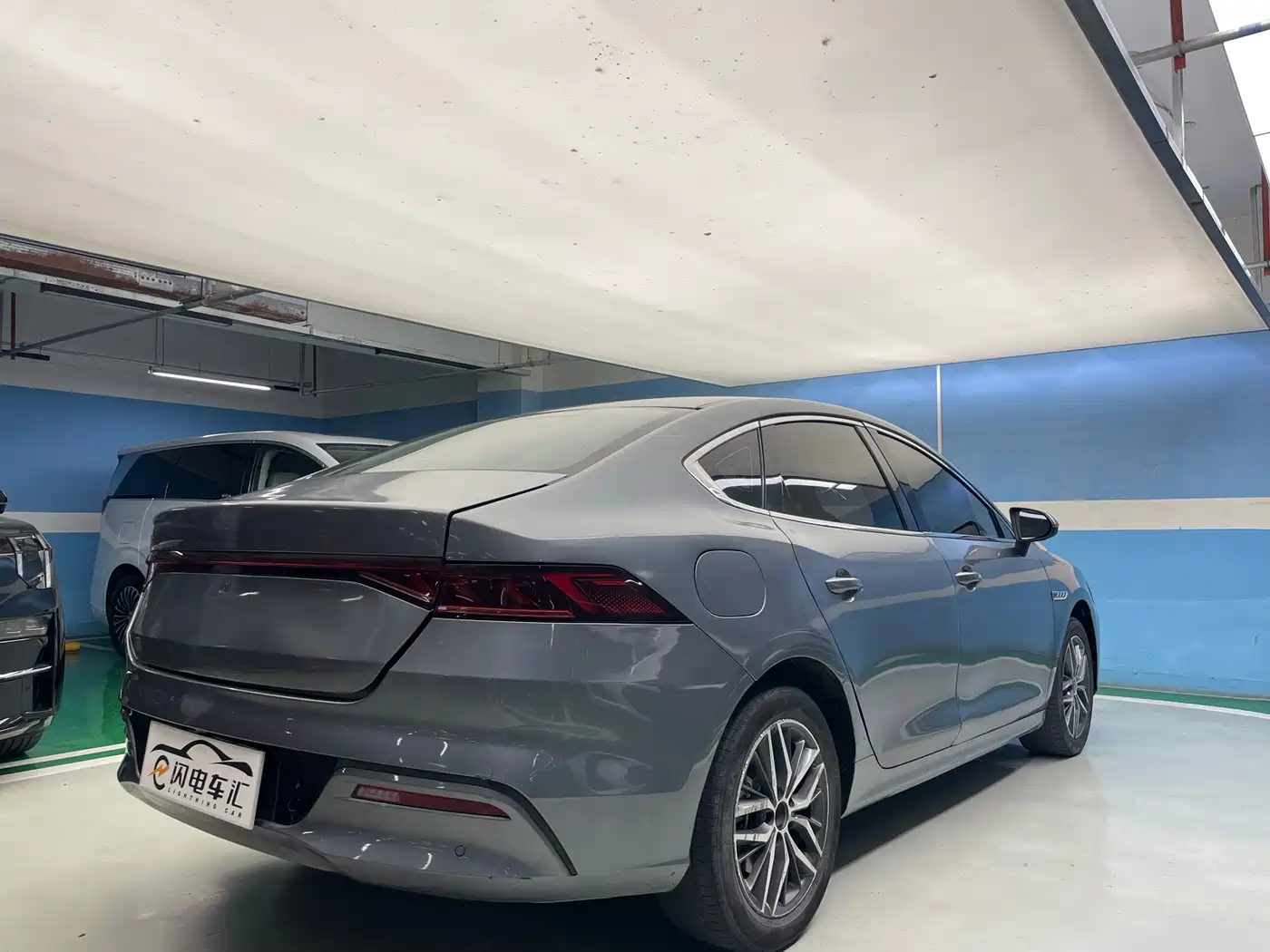 BYD Qin PLUS 2021 DM-i 120KM Flagship фото 5