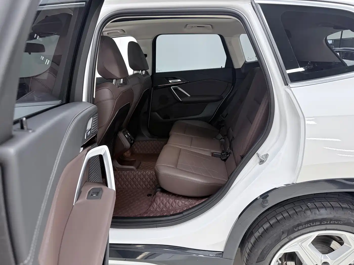 BMW X1 2023 sDrive20Li X Design Package фото 13
