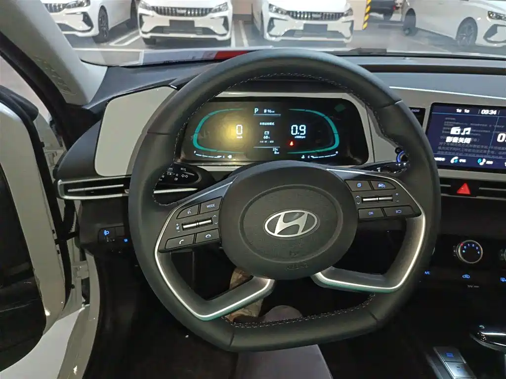 MODERN ELANTRA