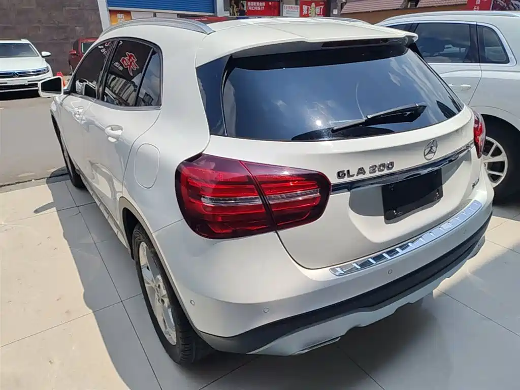 Mercedes-Benz GLA 2017 GLA 200 Dynamic фото 5