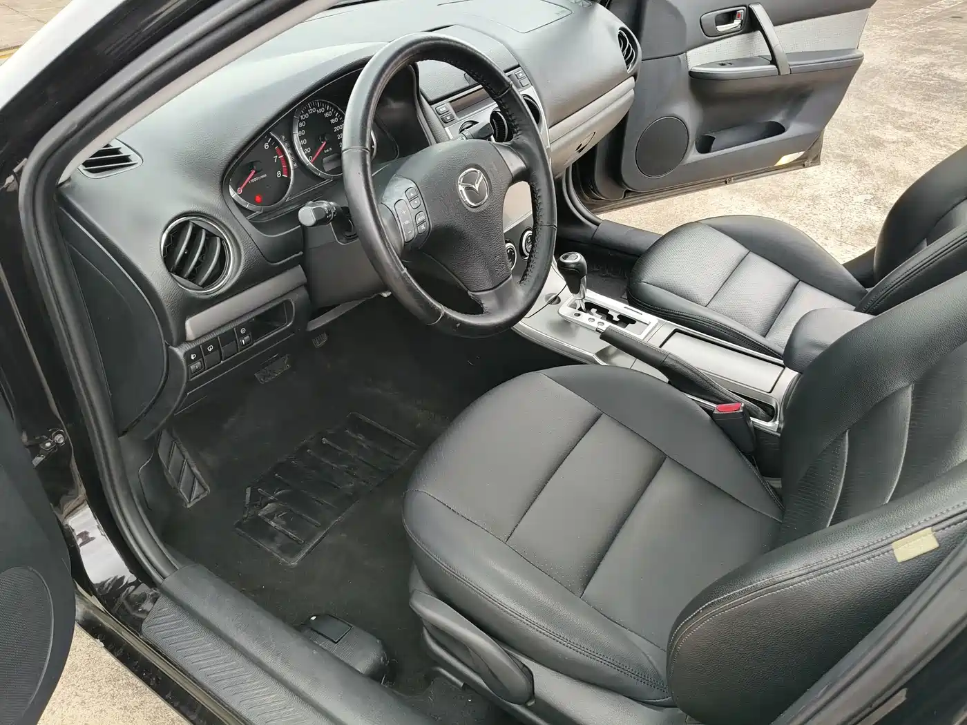 Photo 13 - Mazda 6