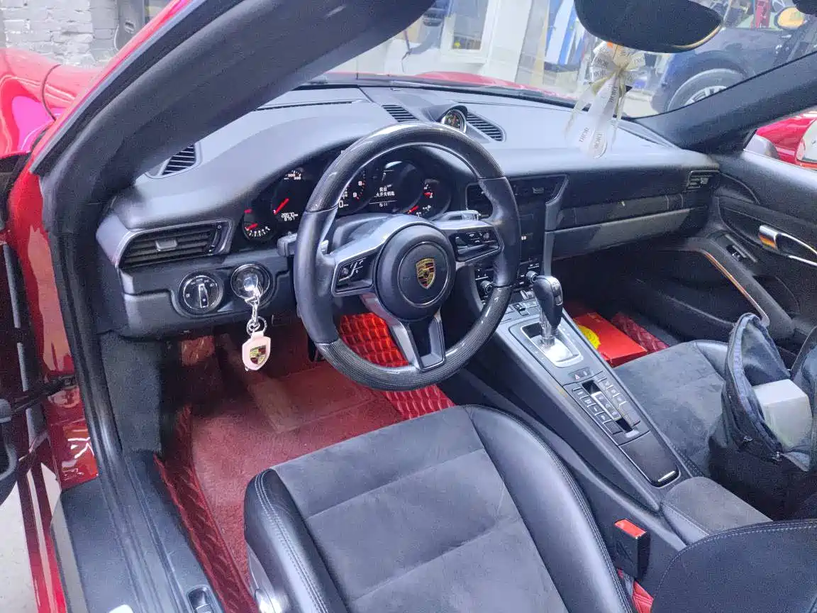 Porsche 911 2015 Carrera Cabriolet GTS 3.8L фото 7