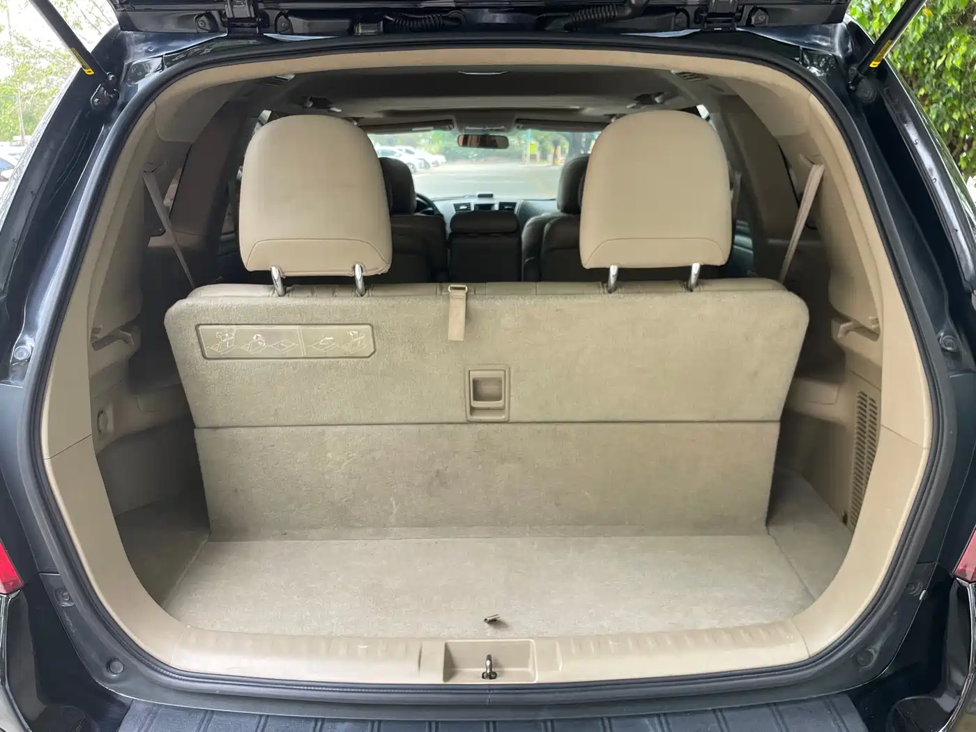 Toyota Highlander 2011 2.7L 2WD 7-seat Luxury фото 10