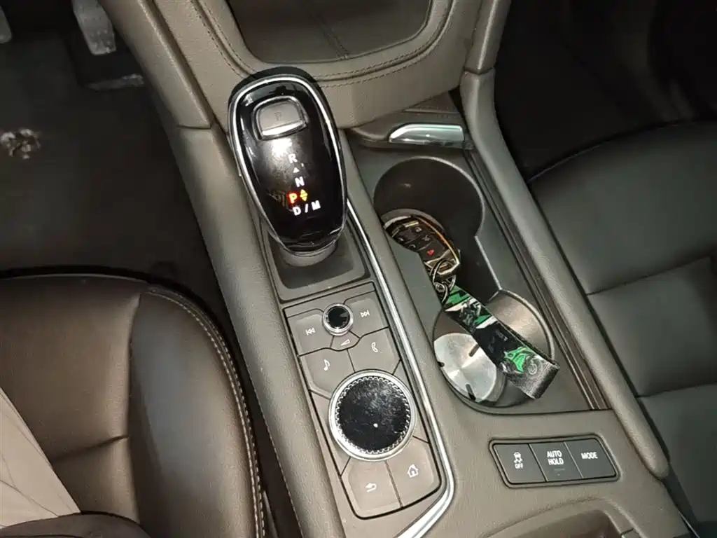 Cadillac XT5 2022 2.0T 2WD Luxury фото 14