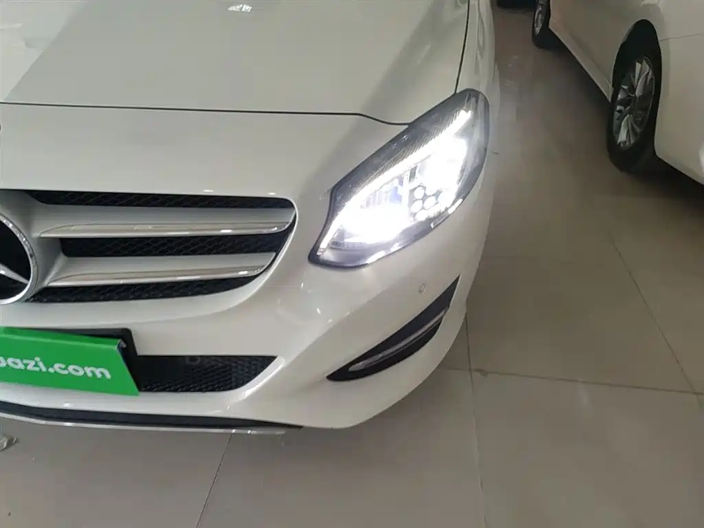 Mercedes-Benz B-Class 2016 B 200 Collector's Edition фото 24