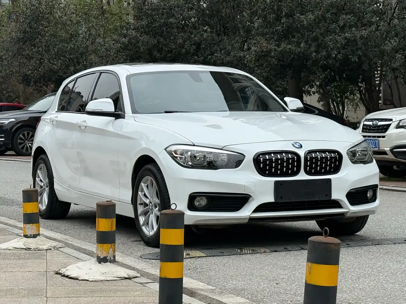 BMW 1 Series (Import) 2015 118i Leading фото 2