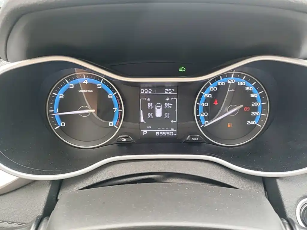 Фото 8 - Geely Emgrand
