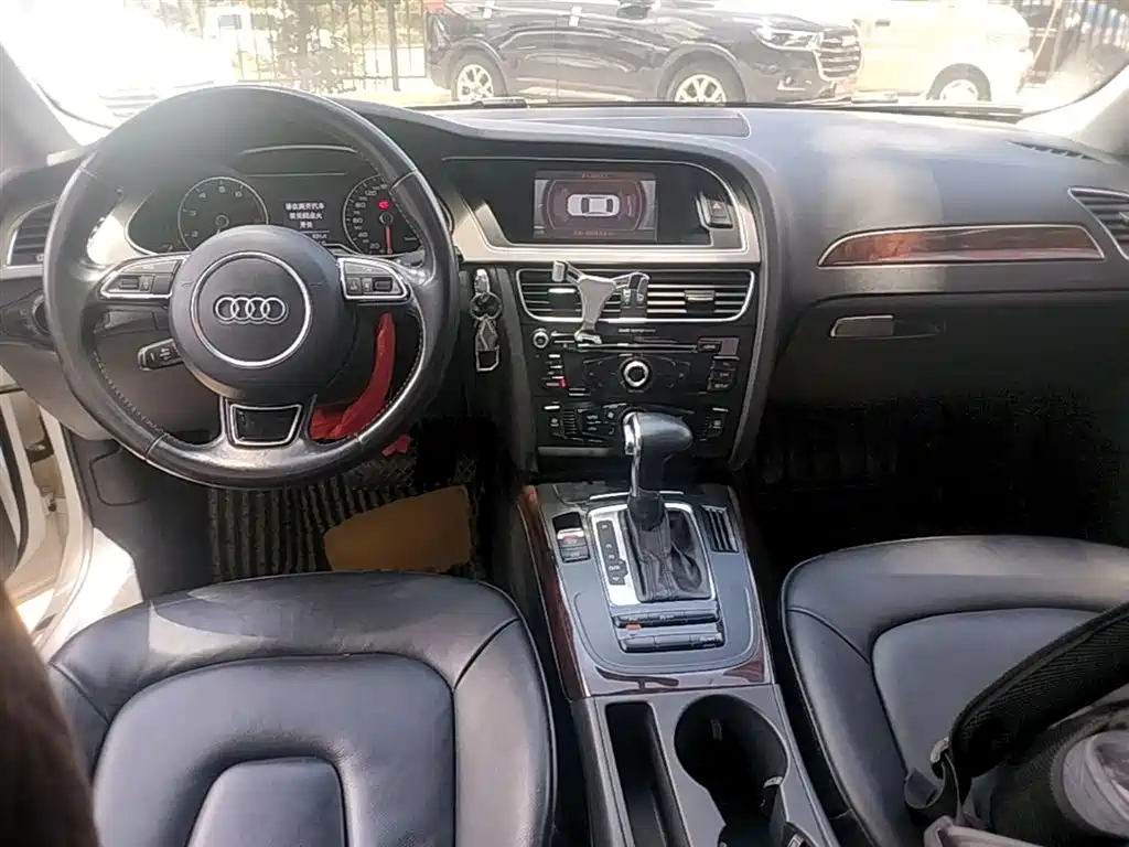 Audi A4L 2013 35 TFSI Automatic Comfort фото 10