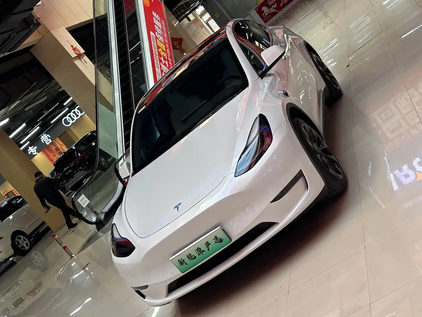 TESLA MODEL Y