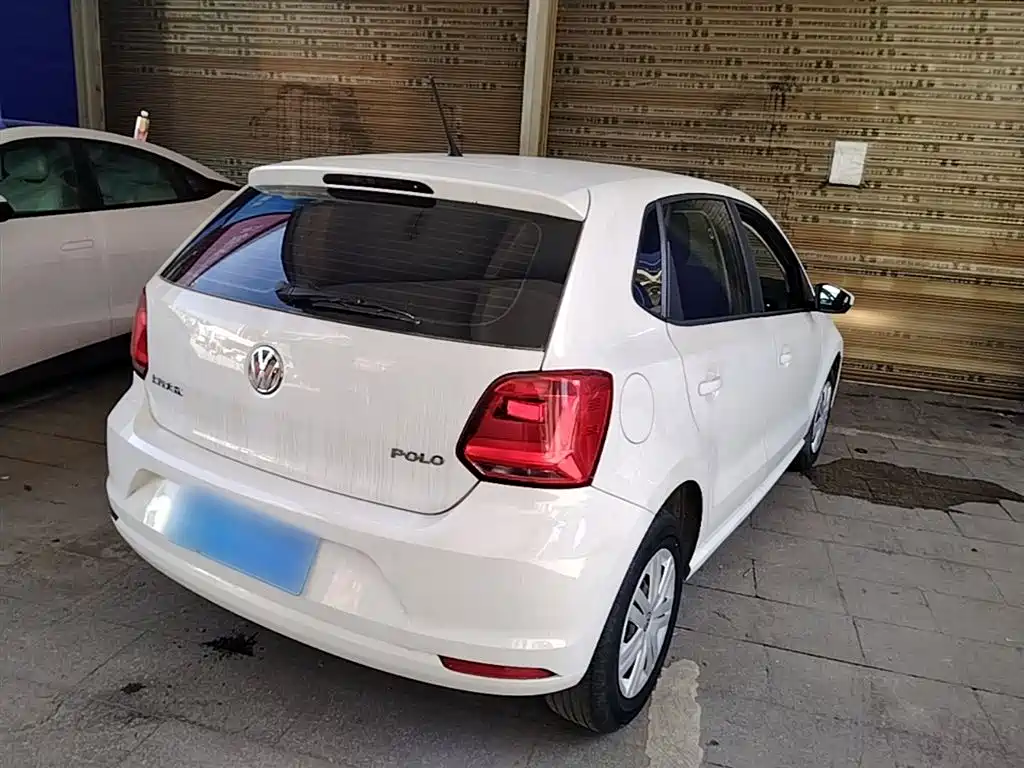 Volkswagen Polo 2016 1.4L Automatic Trend фото 7