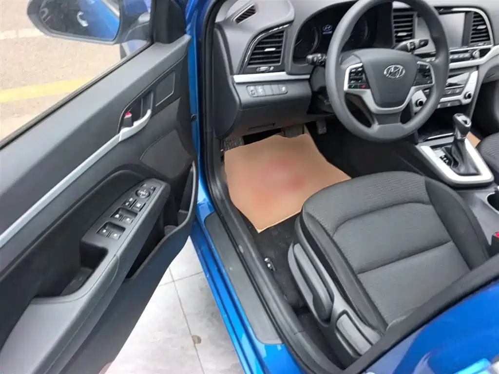 Hyundai Elantra 2016 Model 1.6L Automatic Smart Elite фото 16