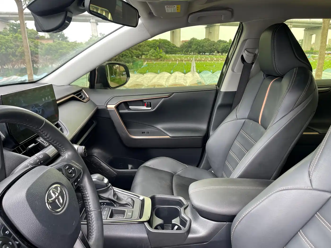 Toyota Wildlander 2024 Hybrid 2.5L E-CVT FWD Luxury PLUS Edition фото 19