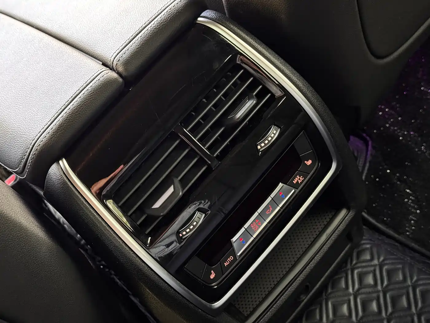 BMW X5 (Import) 2019 xDrive40i Exclusive M Sport Package фото 18