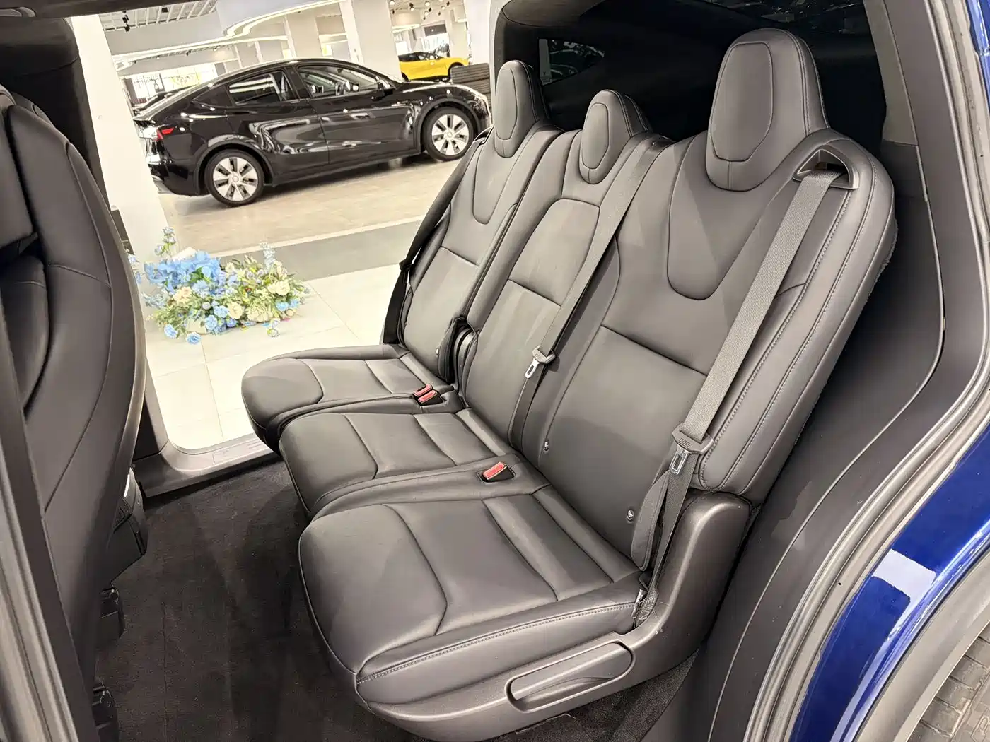 TESLA MODEL X
