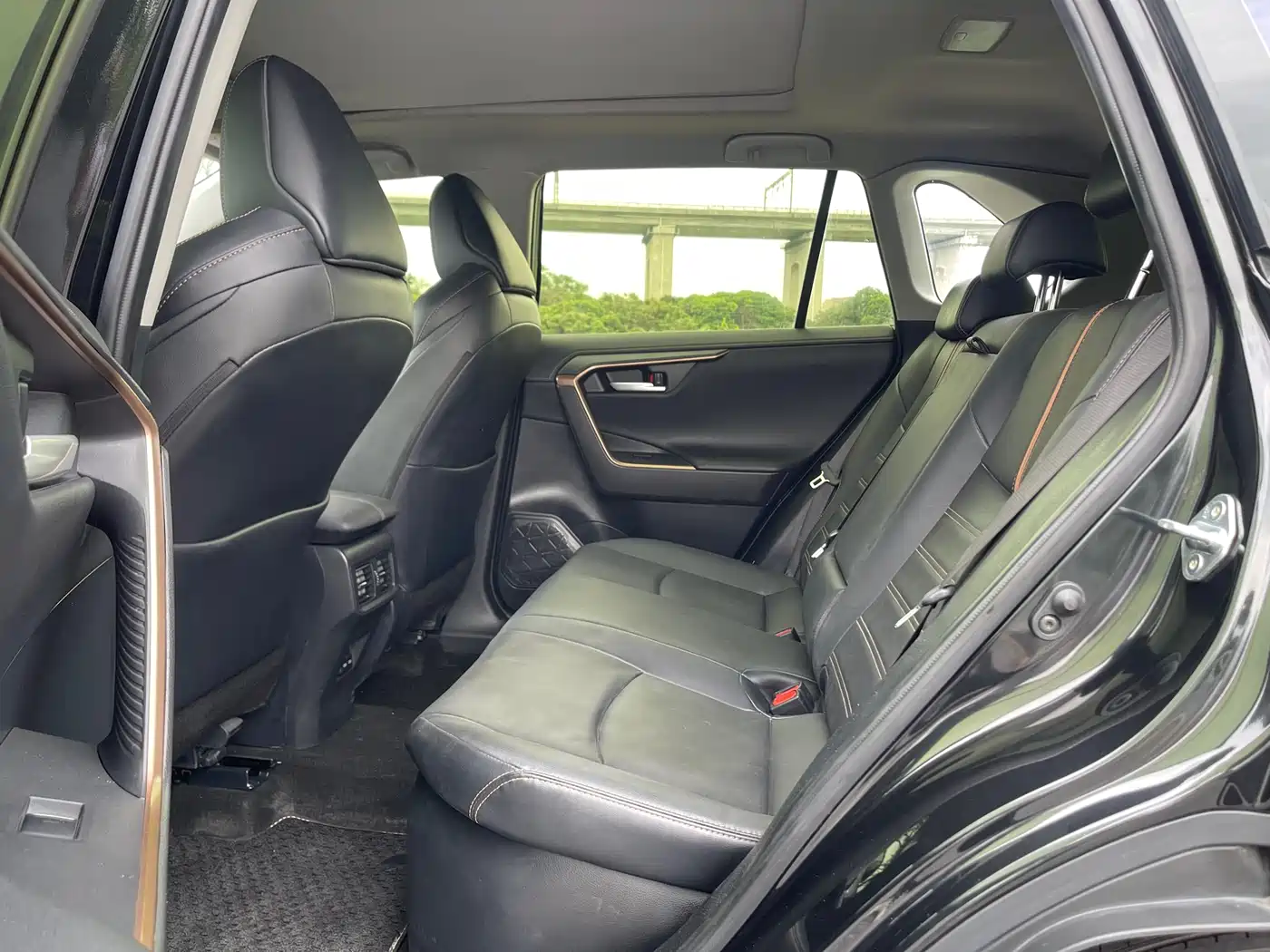 Toyota Wildlander 2024 Hybrid 2.5L E-CVT FWD Luxury PLUS Edition фото 29