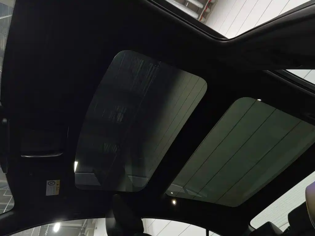 Photo 14 - Toyota Camry