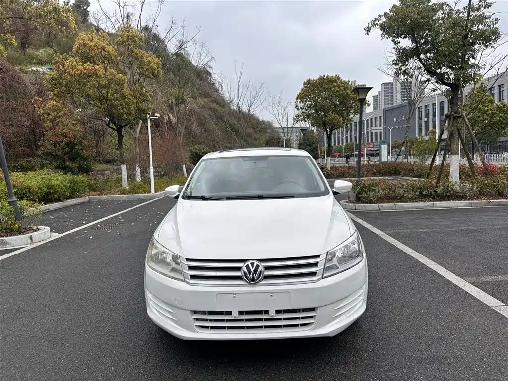 Volkswagen Santana 2015 1.6L Automatic Comfort Edition фото 9