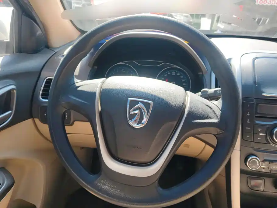 Baojun 610 2015 2014 1.5L Automatic Comfort