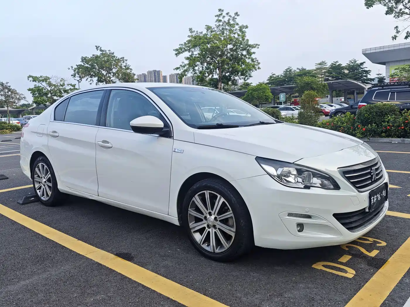 Peugeot 408 2016 1.6T Automatic Luxury Edition фото 3