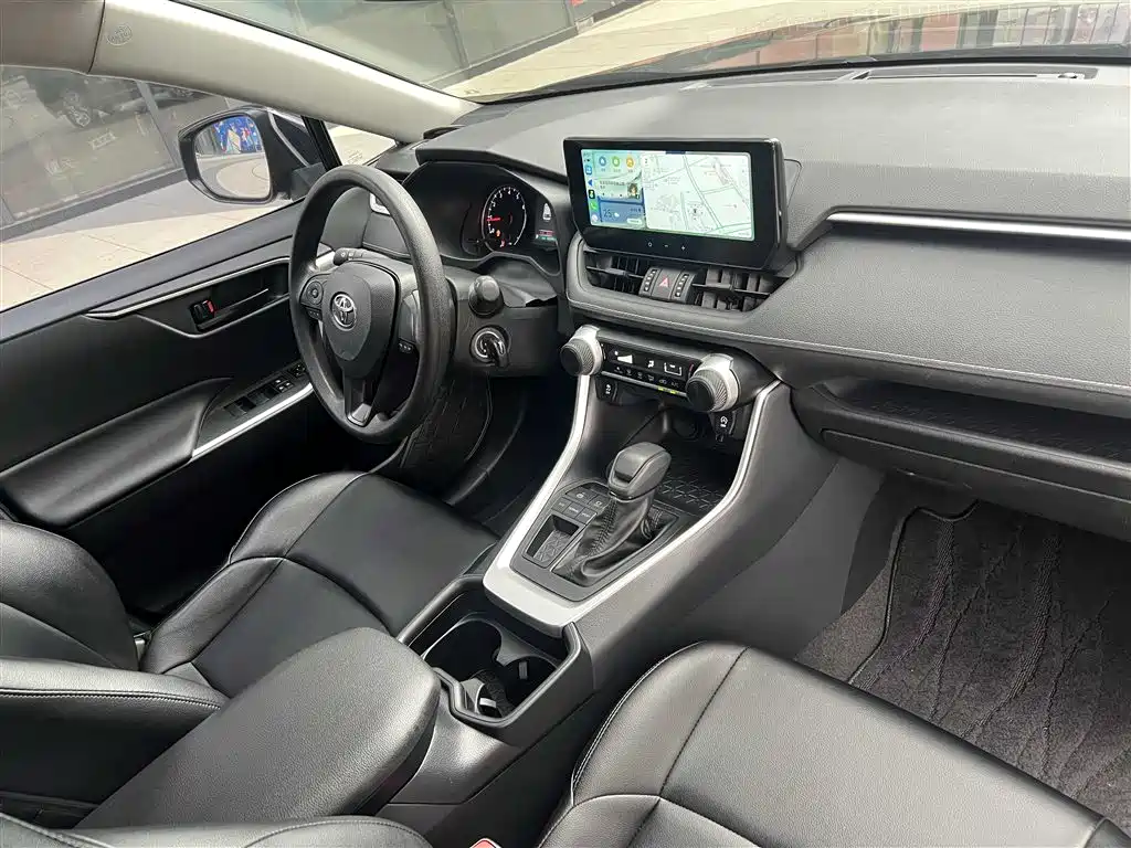 Toyota Wildlander 2023 2.0L CVT FWD LE фото 26