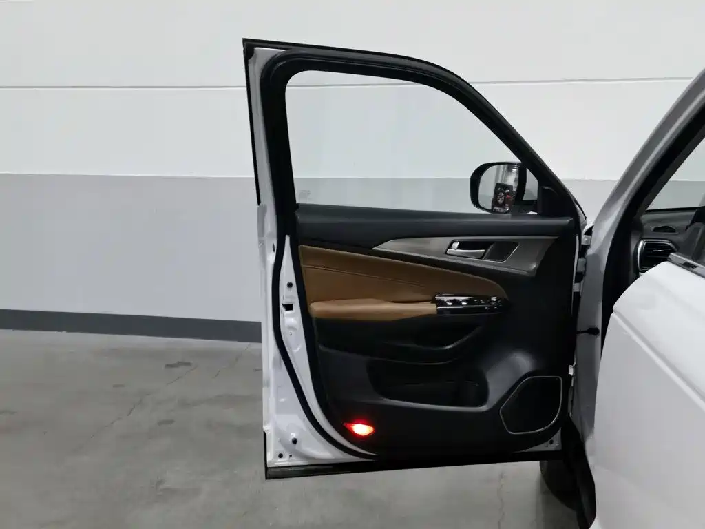 Changan CS95 2017 2017 2.0T FWD Zhitu Edition