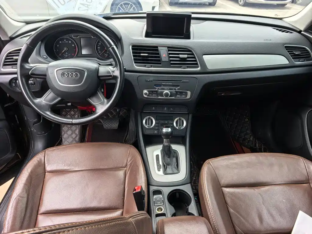 Photo 11 - Audi Q3