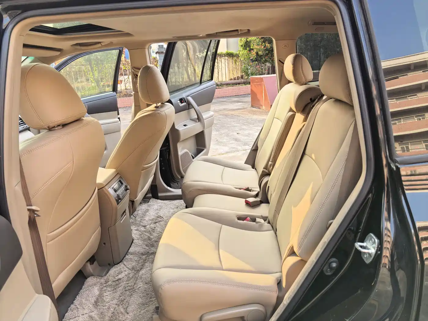 Toyota Highlander 2011 2.7L 2WD 7-seat Luxury фото 13