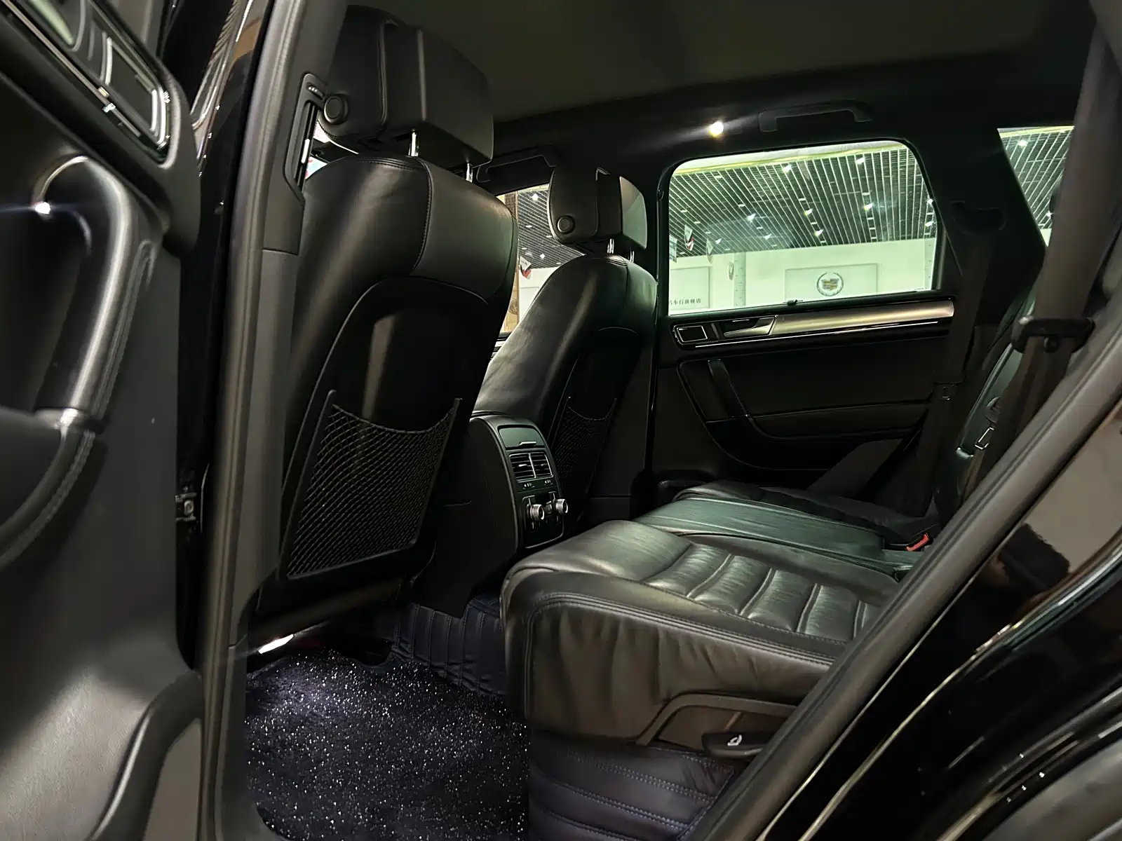 Фото 9 - Volkswagen Touareg
