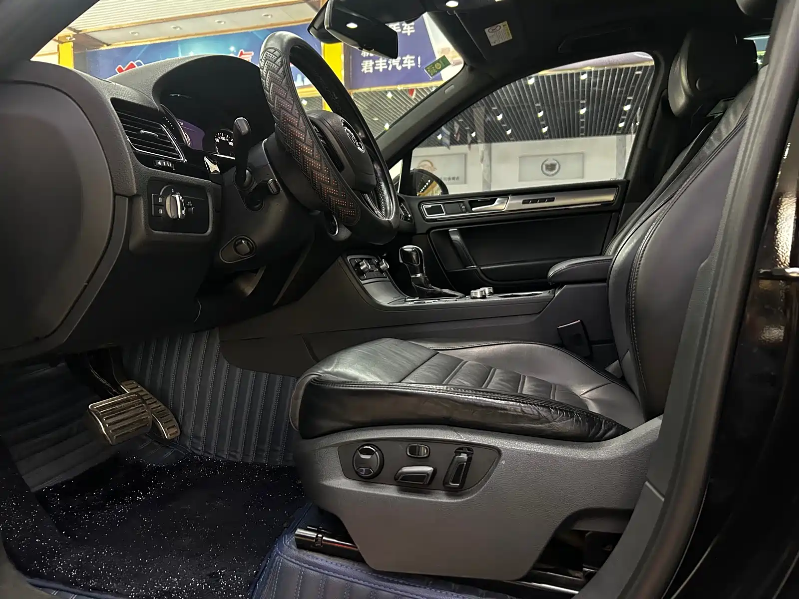 Фото 7 - Volkswagen Touareg