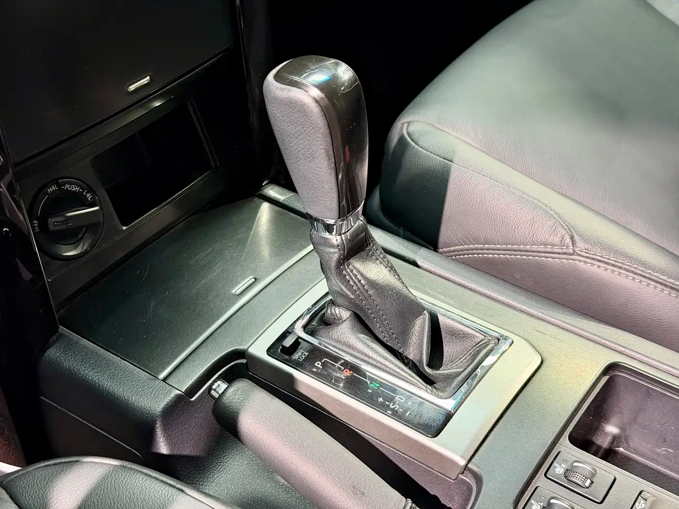Toyota Prado 2016 2.7L Auto Standard Edition фото 13