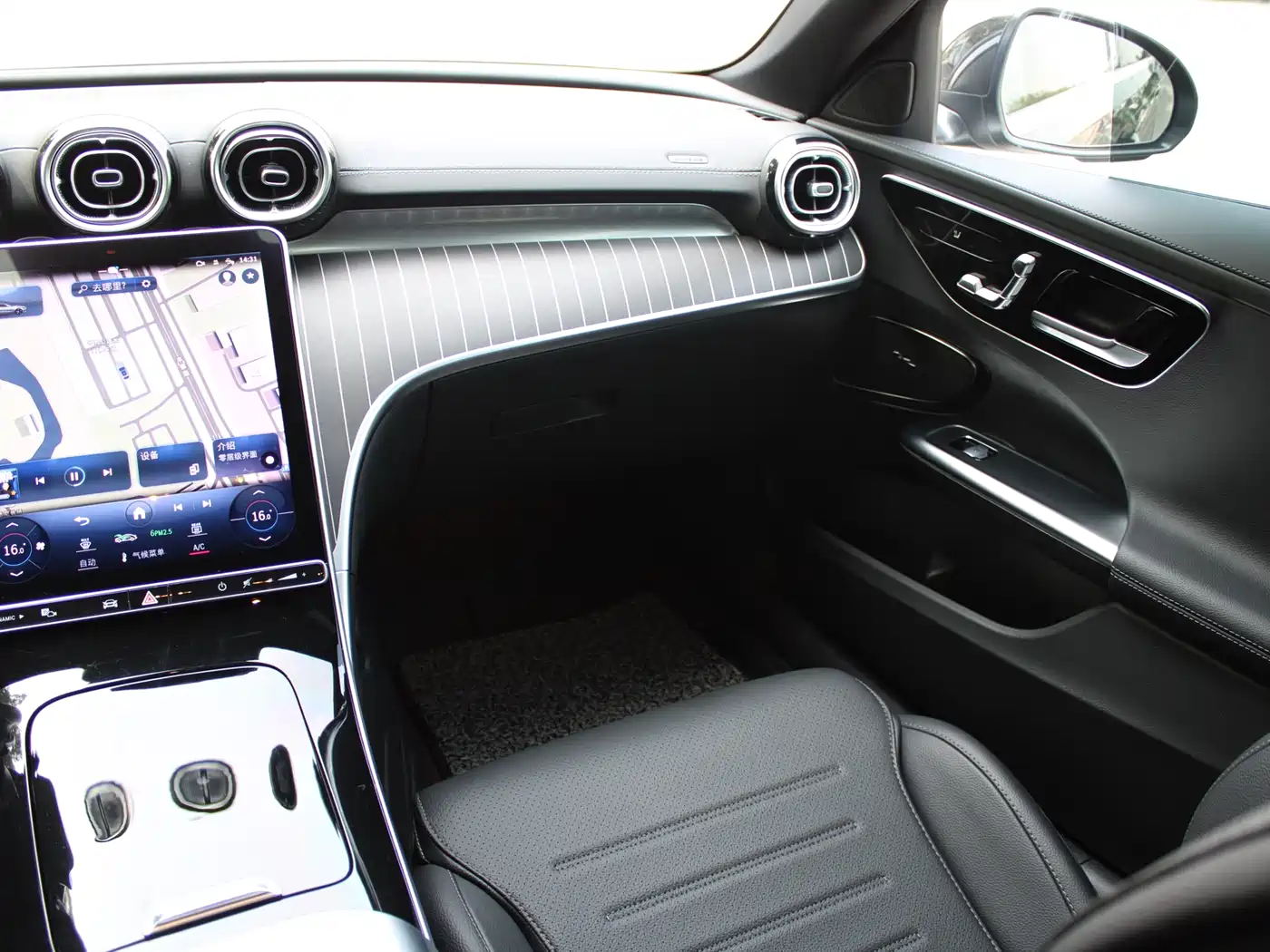Mercedes-Benz C-Class 2024 Second Facelift C 260 L Sport фото 17