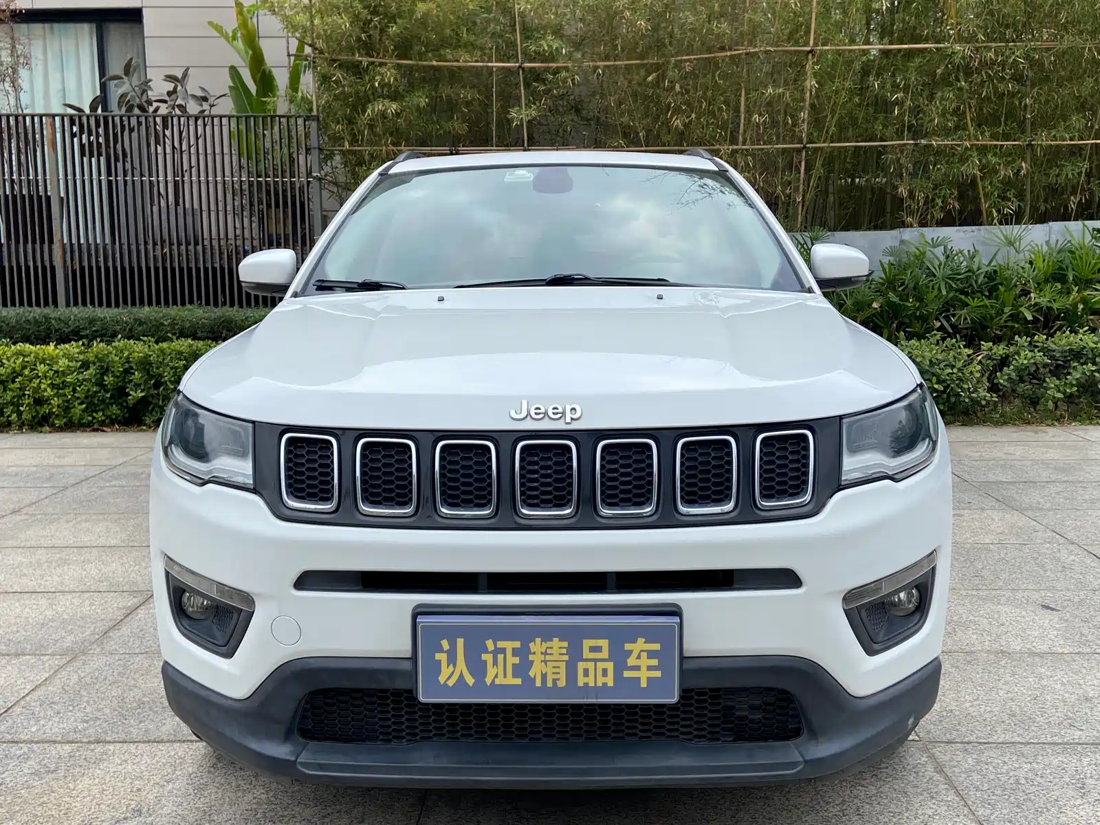 Фото 2 - Jeep Compass