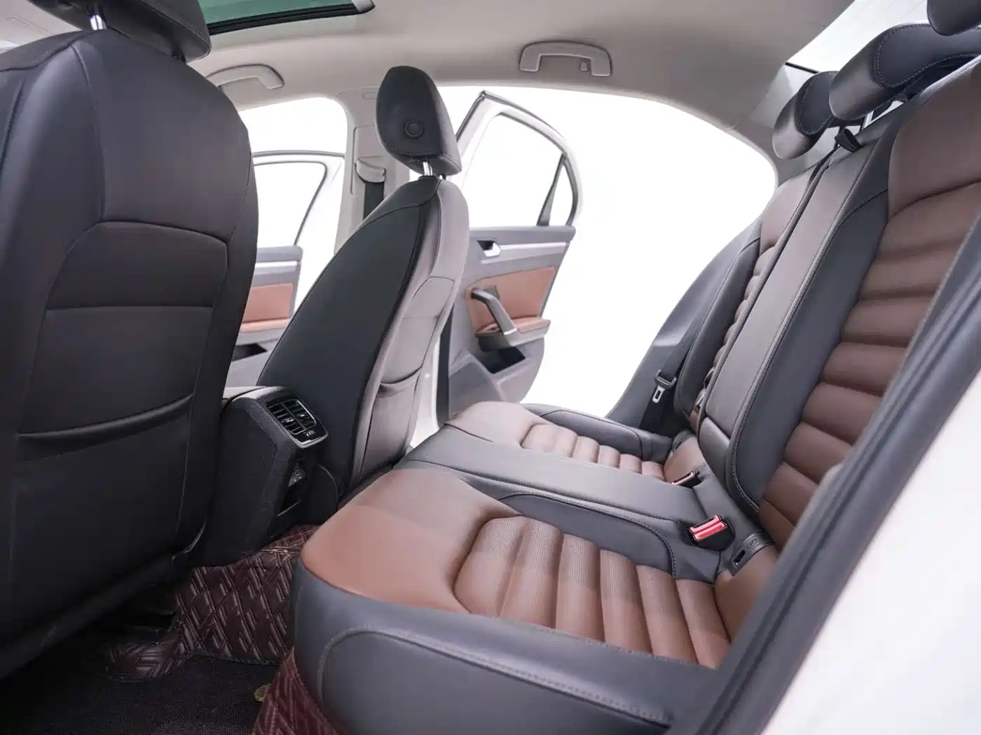 Volkswagen Lamando 2021 Facelift 280TSI DSG Comfort Edition фото 24