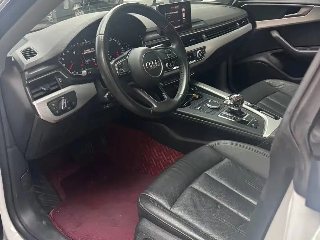 Photo 3 - Audi A5 (Import)