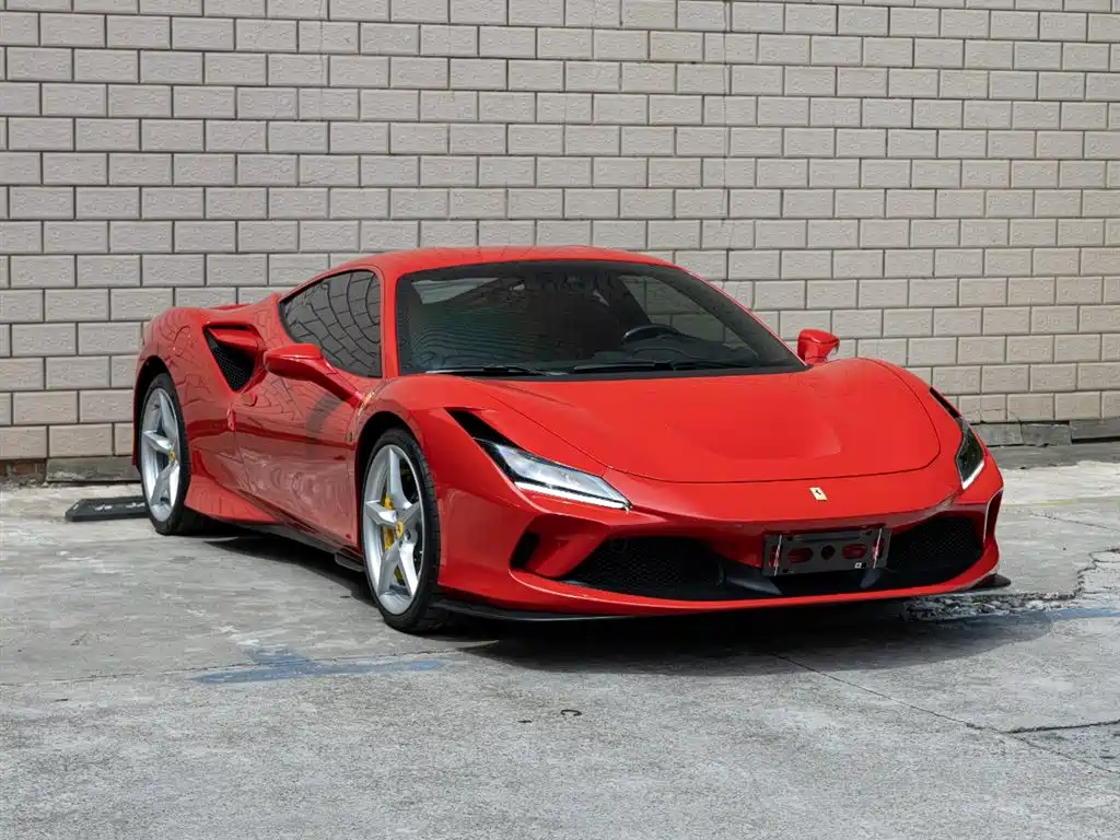 FERRARI F8