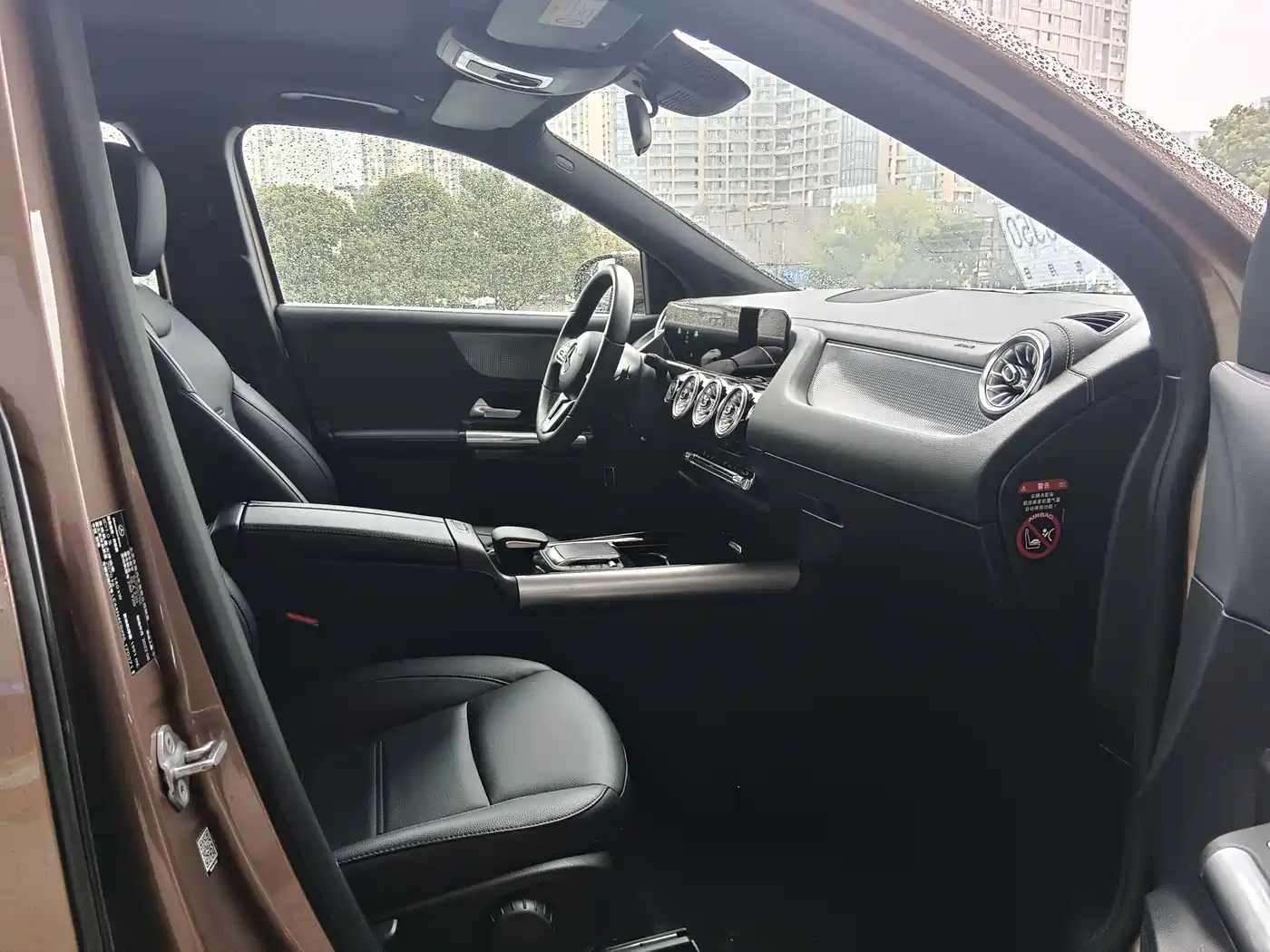 MERCEDES-BENZ GLA