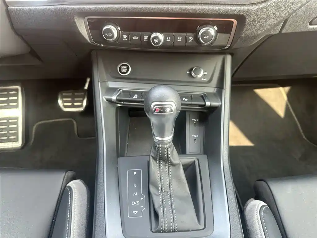 Audi Q3 2024 35 TFSI Fashion Sport фото 14
