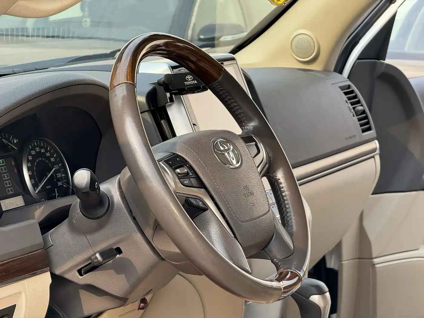 Toyota Land Cruiser (Import) 2019
