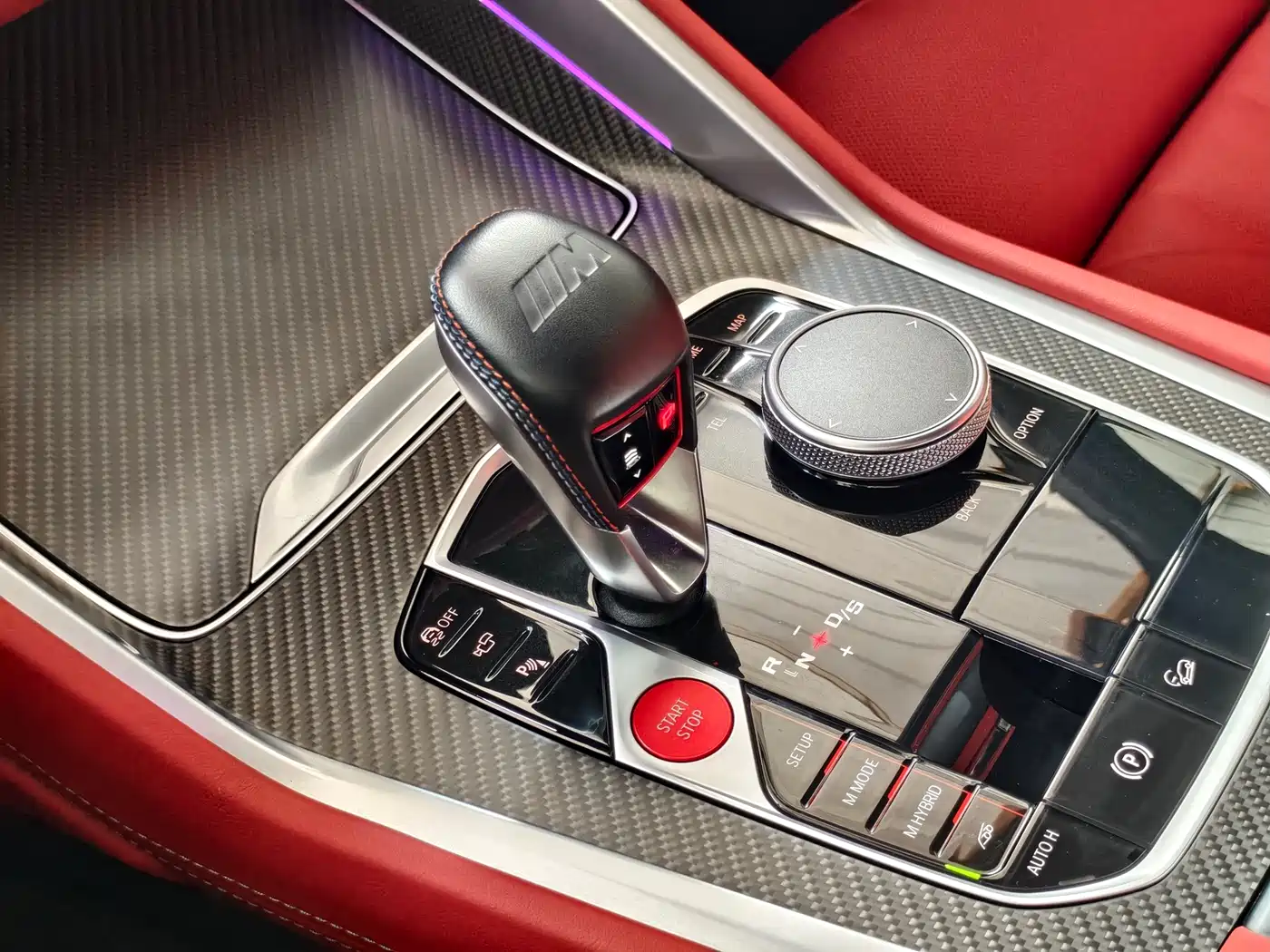 BMW XM 2023 50e фото 13