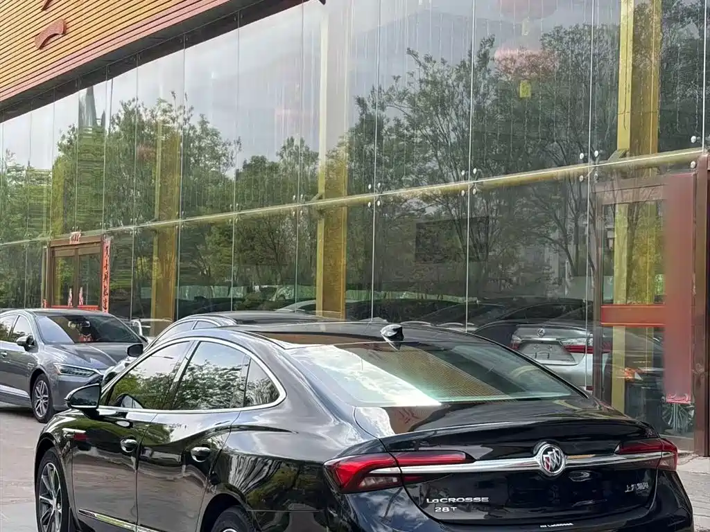 Buick LaCrosse 2019 28T Luxury Edition фото 3