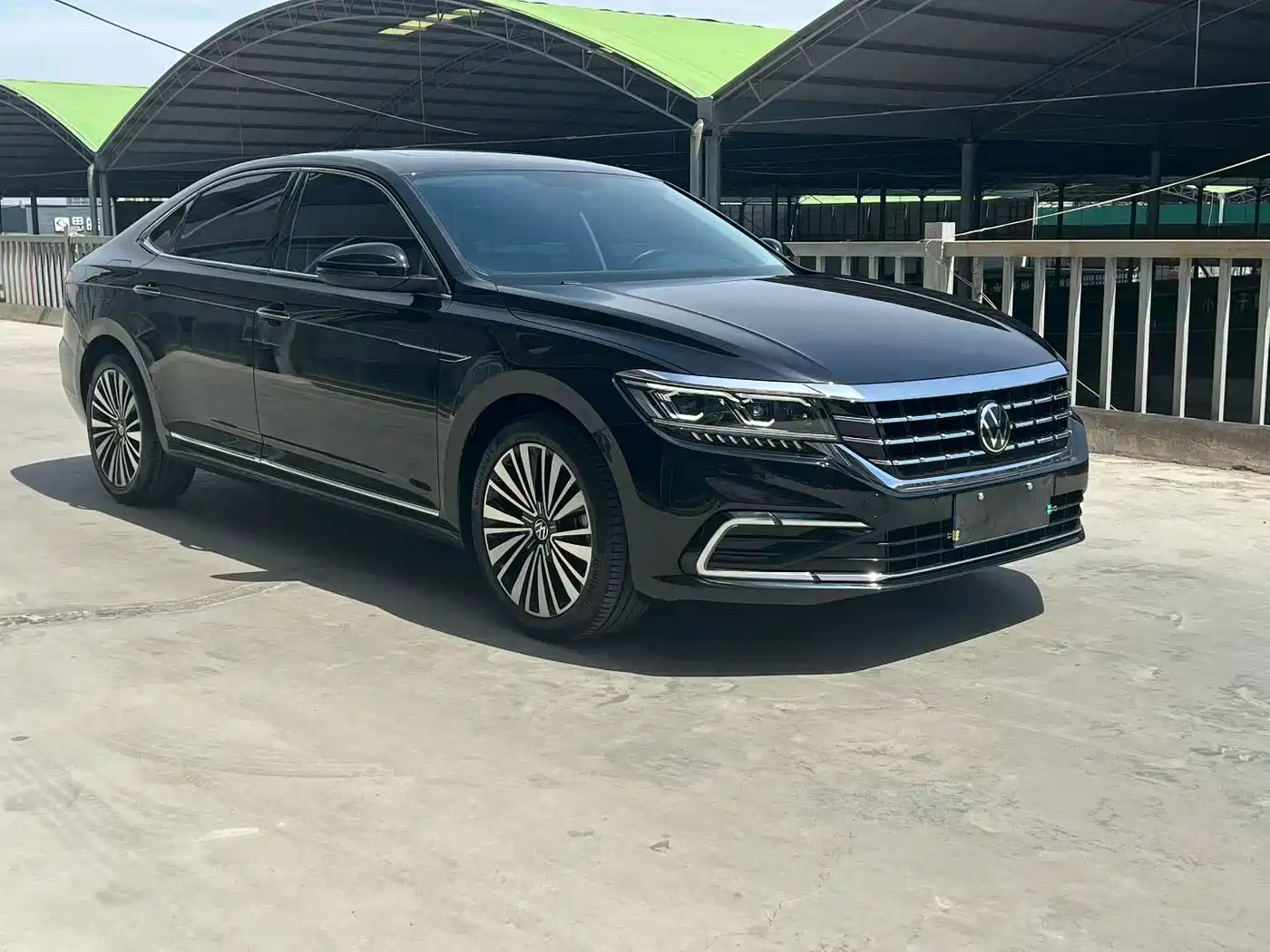 Volkswagen Passat 2021 Model 330TSI Luxury Edition фото 3