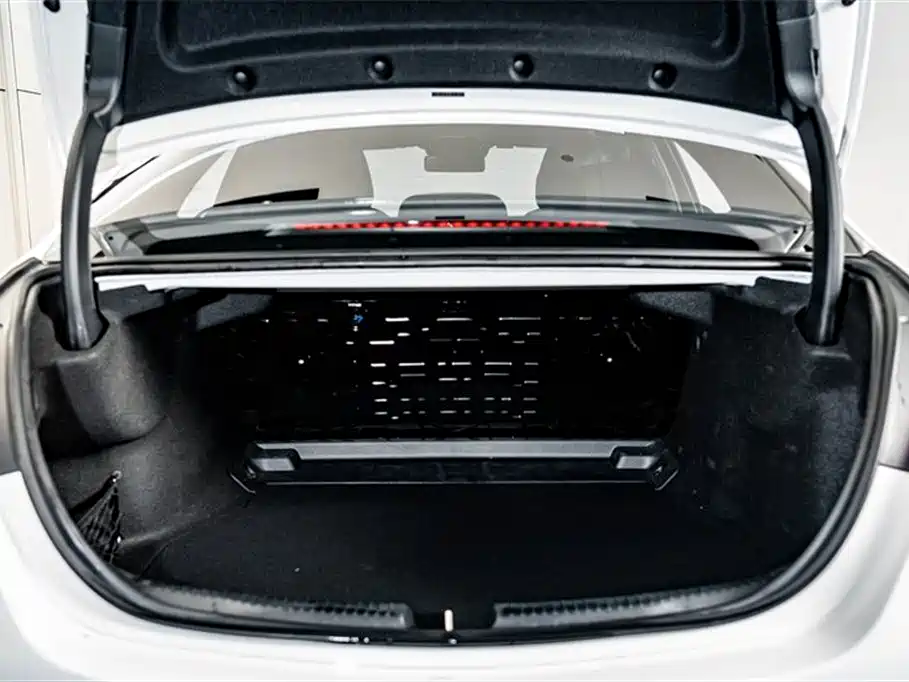 Mercedes-Benz C-Class 2024 Second Facelift C 260 L Night Edition Sport фото 22
