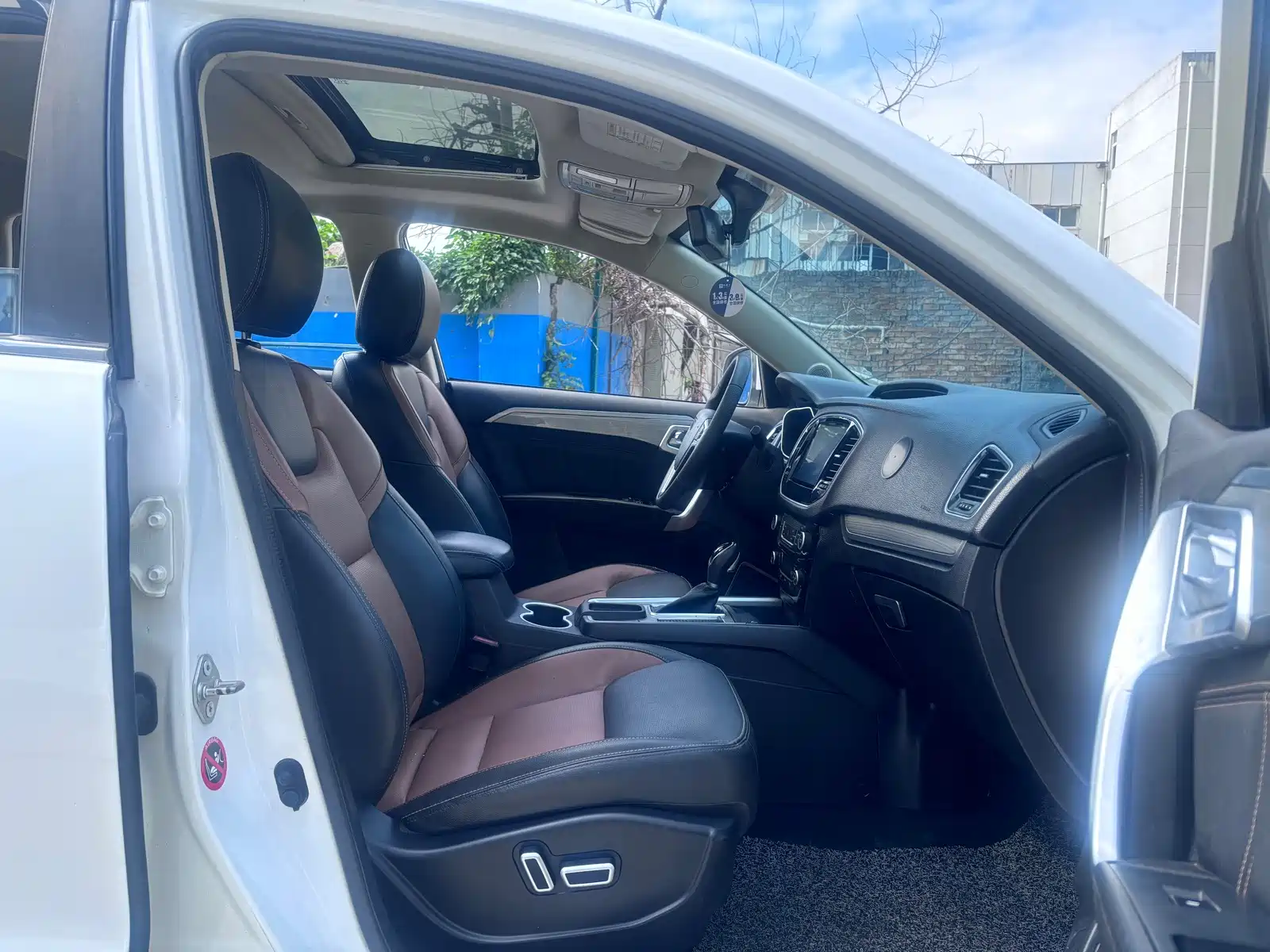 Photo 9 - Geely Emgrand X6
