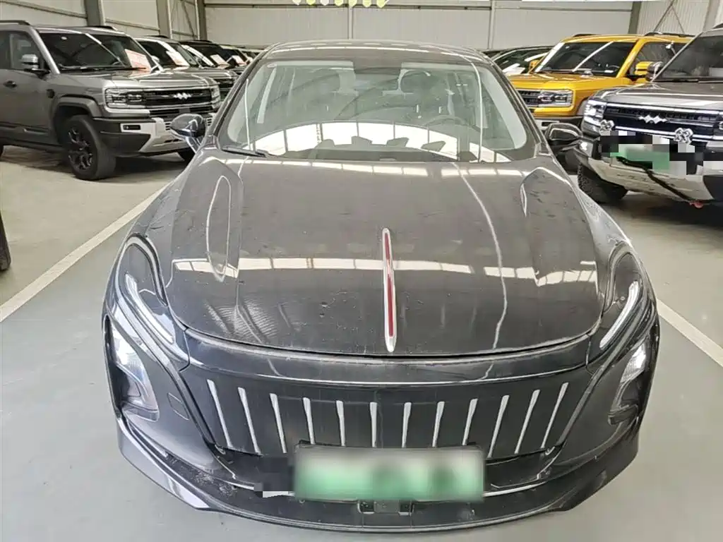 Hongqi E-QM5 2021 Charging Flag Joy Edition фото 3