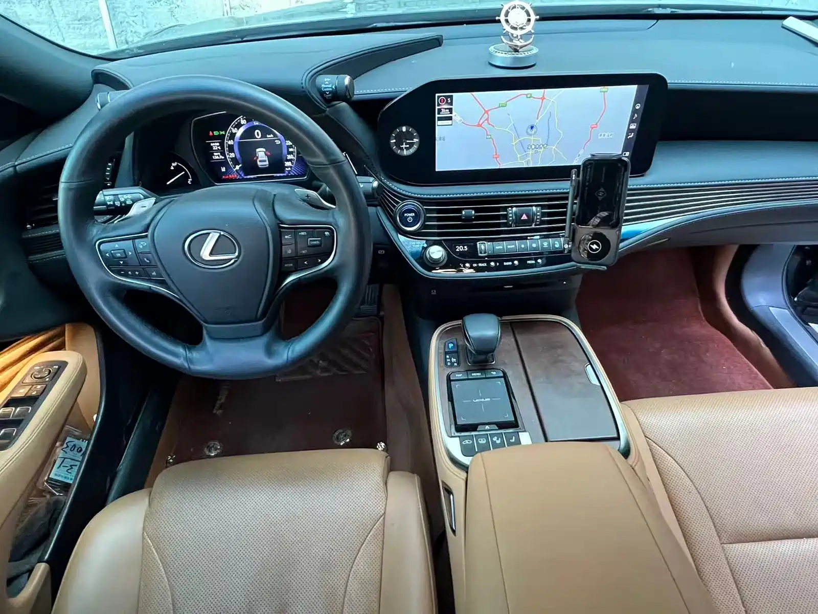 Фото 6 - Lexus LS