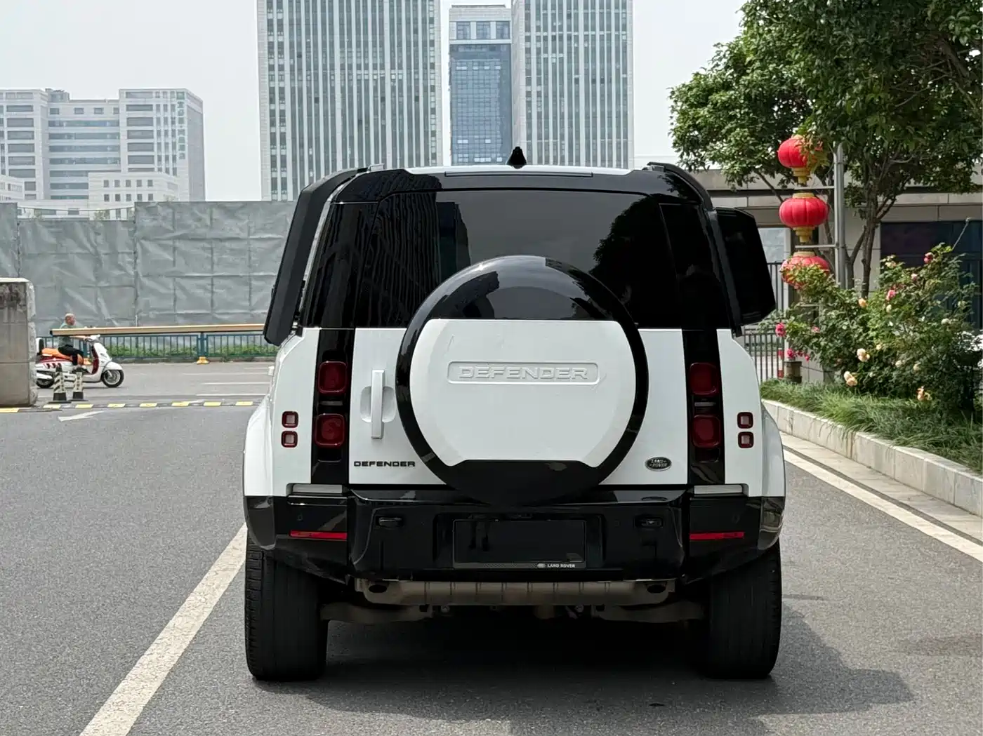 Land Rover Defender 2024 110 3.0T P400 X-DYNAMIC HSE фото 4
