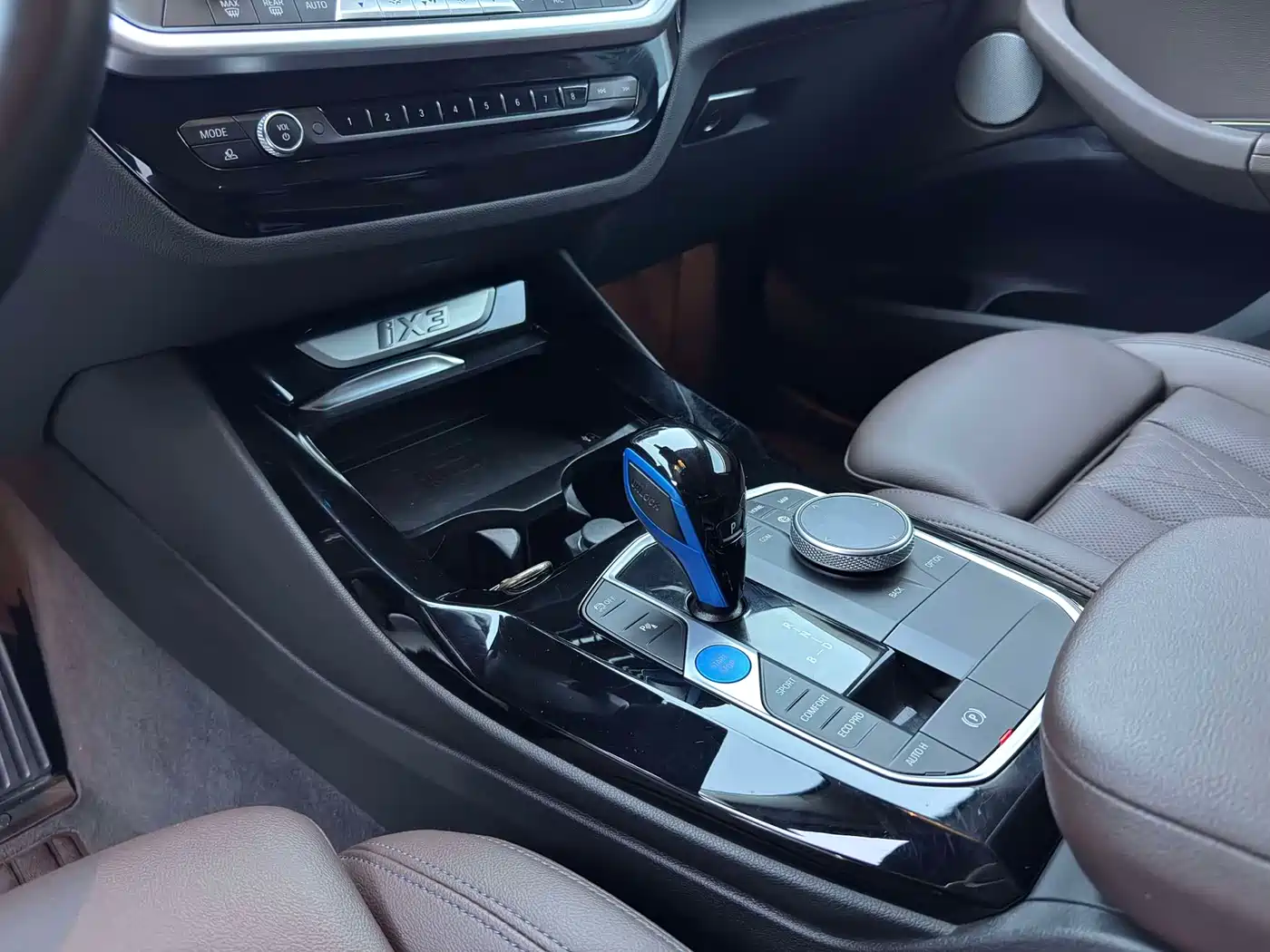 BMW iX3 2022 Facelift Leading Model фото 15